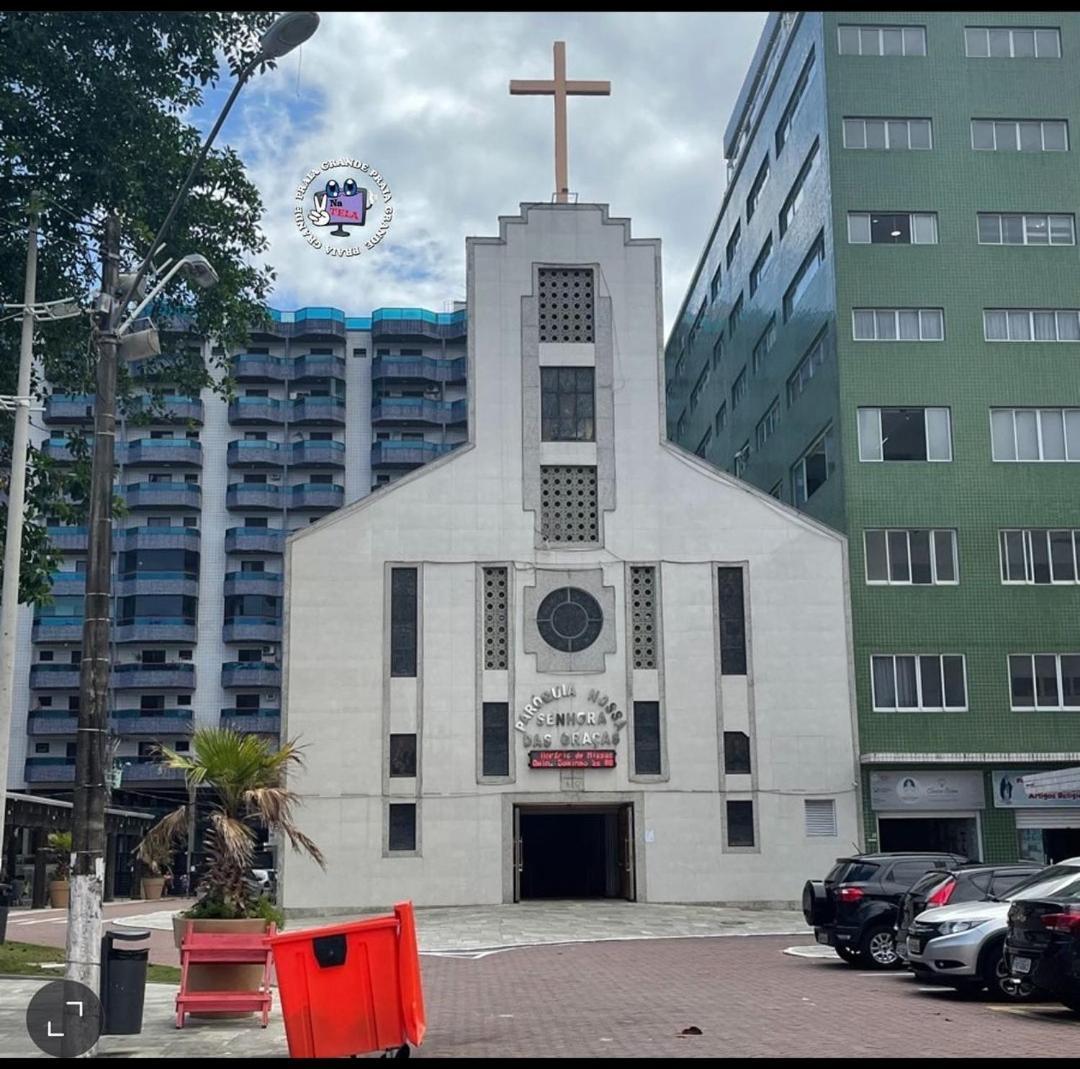 Ape Privilegiado No Centro Da Ocian E A 150m Da E Feirinha, Com Wi-fi E Garagem ! Praia Grande (Santos)